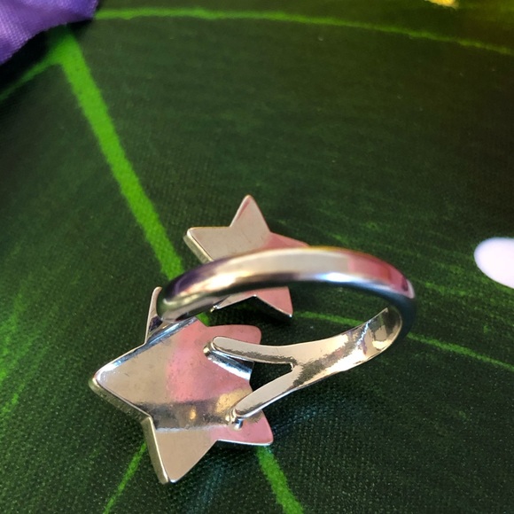 Star Ring - Picture 4 of 12